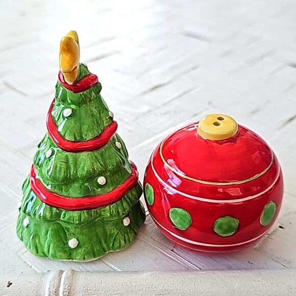 Russ A Celebration of the Season Salt & Pepper Shaker Tree & Ornament #22013 - Picture 2 of 6